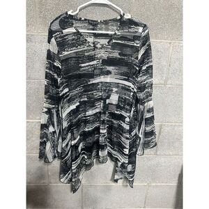 Dor Dor Couture ABSTRACT Bell Sleeve Mesh Sheer Medium Tunic Top